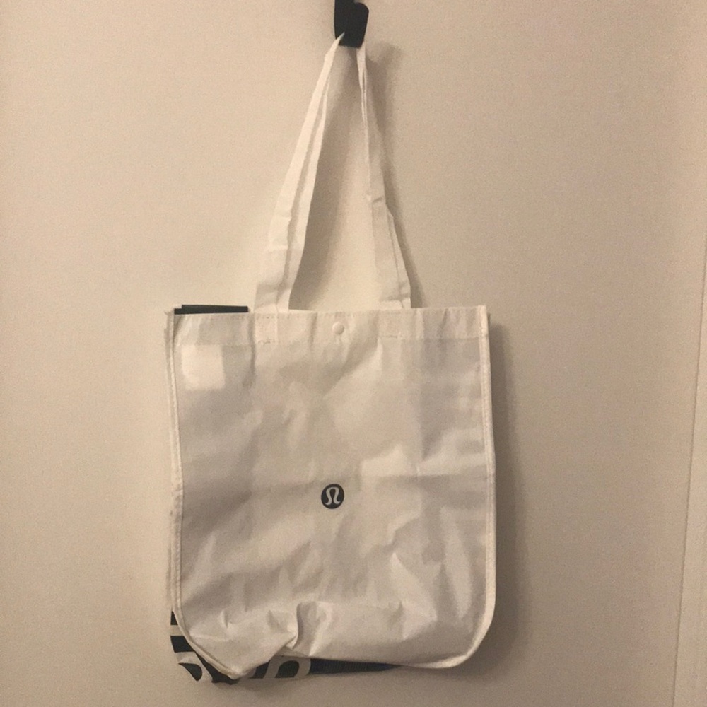 Lululemon bag